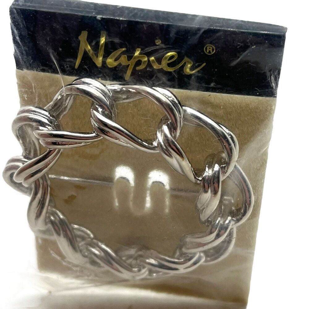 Napier Wreath Pin Brooch Silver Tone Link New on Card Vintage in Original Wrap